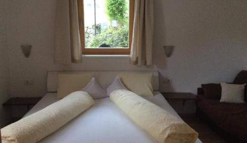 One-Bedroom Apartment with Balcony