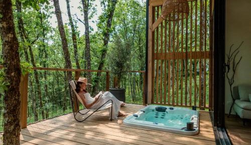 Two-Bedroom Lodge with forest view