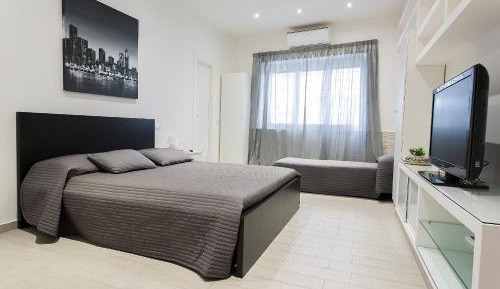Triple Room with Private Bathroom