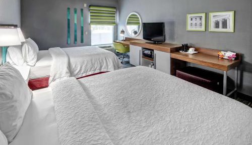 Room with Two Queen Beds - Non-Smoking