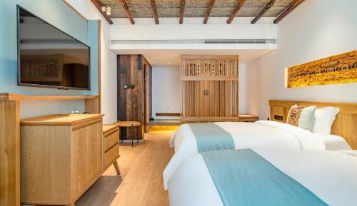 Twin Room with Bath