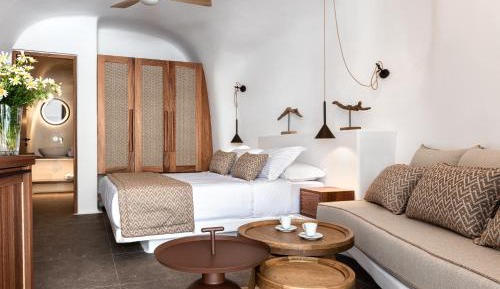 Cave Suite with Hot Tub