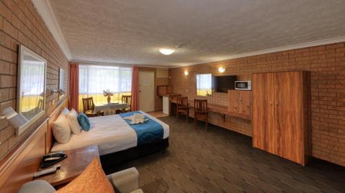 Executive Double Suite with Spa Bath
