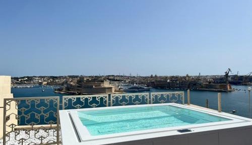 Deluxe Suite with Private Pool - Annex