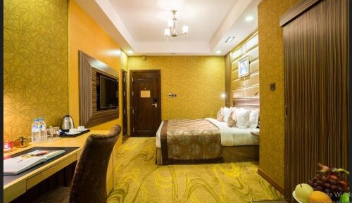 Deluxe King Room - Non-Smoking