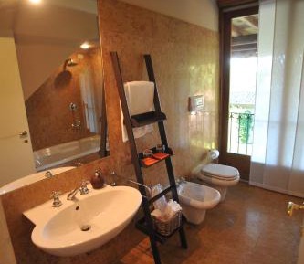 Executive Suite - Split Level (4 Adults) 