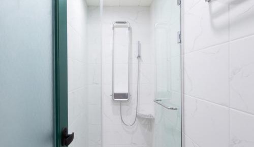 Single Room with Shared Shower and Toilet