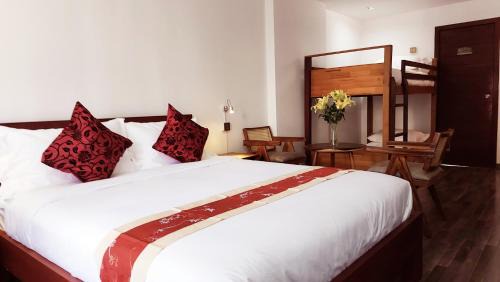 Quadruple Room with Terrace
