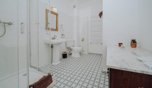 Deluxe Studio