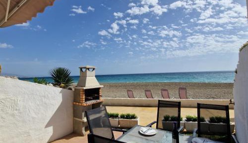 Apartment with Sea Views - Ground Floor