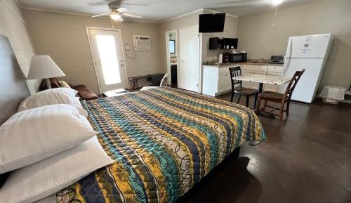 Suite with Lake View
