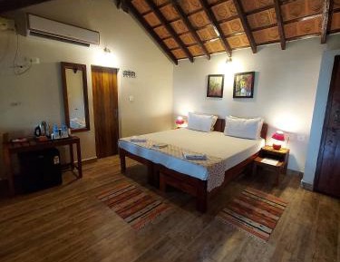 Deluxe Double Room with Balcony and Sea View
