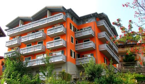 Apartment with Lake View