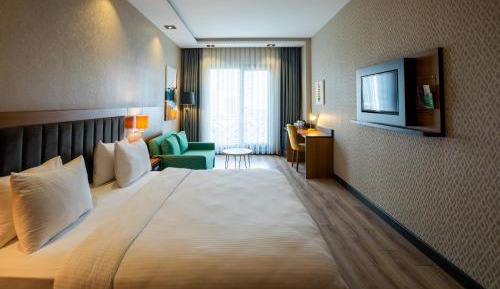 Premium King Room with Sofa Bed - Non-Smoking