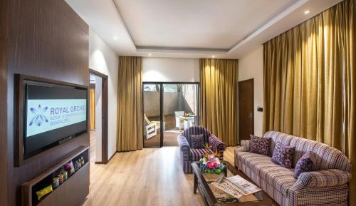 Cottage with 15% Discount on Food & Beverages