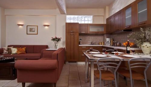 Suite (2-4 People)