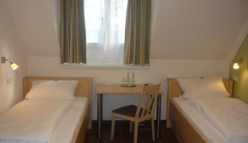 Twin Room with Private Bathroom