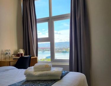 Premier Deluxe Queen Room with Free Airport Transfer