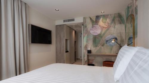 City View Queen Room