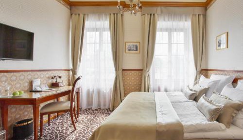 Deluxe Double or Twin Room