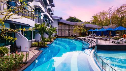 Deluxe Pool Access Room