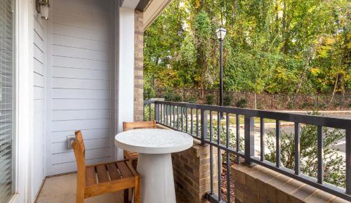 Two-Bedroom Apartment (Self Check-in with Virtual Front Desk)