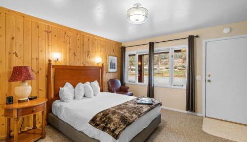 Queen Room
