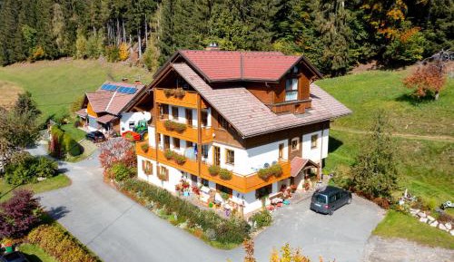 Apartment with Mountain View