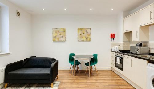 Two Bedroom Apartment - Sleeps 3