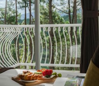 Premium Deluxe Room with Garden View