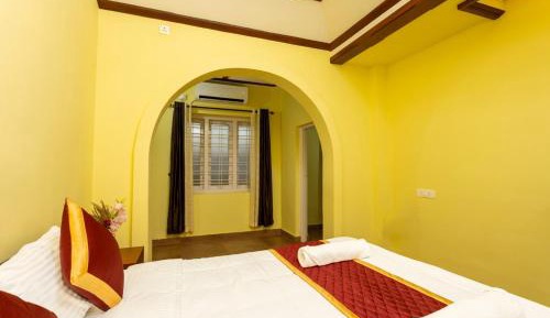 Deluxe Double Room (2 Adults + 1 Child)