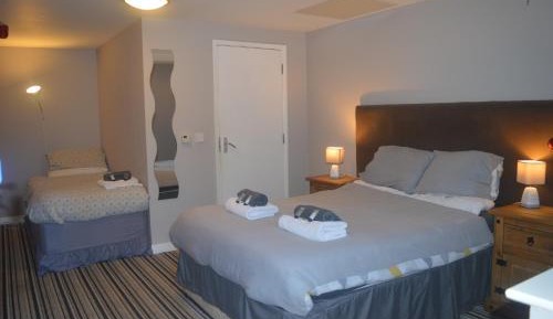 Triple Room with Private Bathroom
