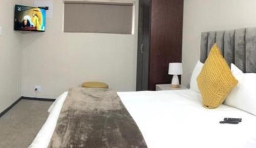 Deluxe Queen Room