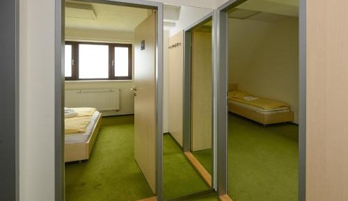 Family Room (6 Adults)