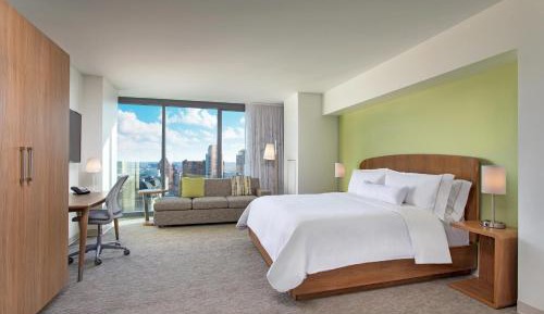 Deluxe, Larger Guest room, 1 King, City view
