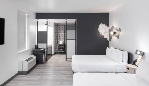 Savvy Queen Room, 1 Bedroom Junior Suite, 2 Queen