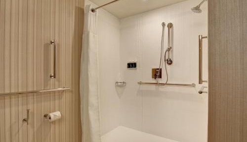 King Room - Mobility Accessible