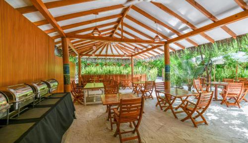 Deluxe Villa with Private Garden (Credit for $20 for Manta Snorkeling & Whale Shark Watching - Terms & Conditions Applied)