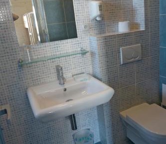 Twin Room with Bathroom