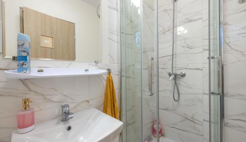 Standard Single Room with Shared Bathroom