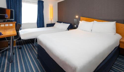 Standard Double Room with Sofa Bed and Free Hot Breakfast