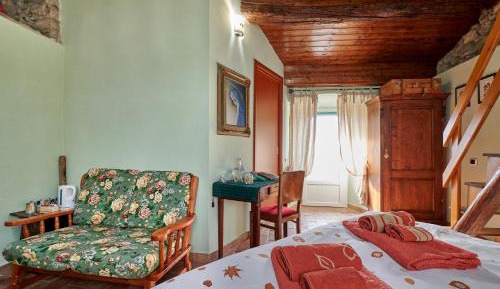 Suite with Mountain View