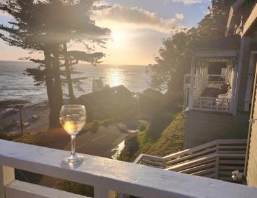 Deluxe Queen Room with Ocean View