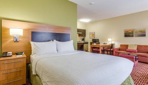 Deluxe Queen Room with Sofa Bed