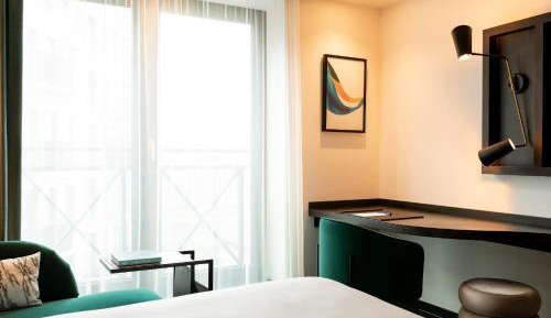 Deluxe King Room