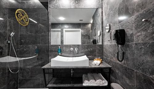 Grand Deluxe Room with Sea View and Kitchenette