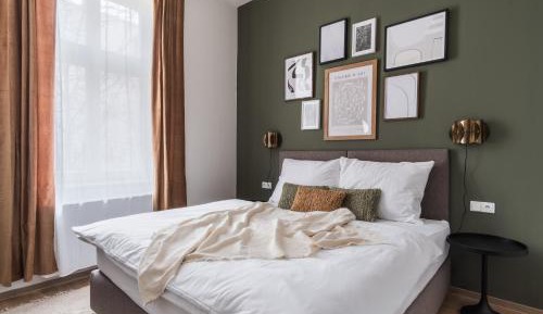 King Studio with Sofa Bed