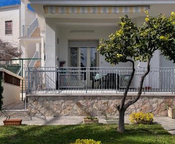 Apartment with Garden View