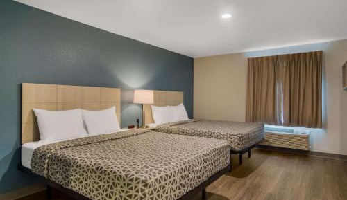 QUEEN SUITE W DISHWASHER (DISHES/COOKWARE INCLUDED)