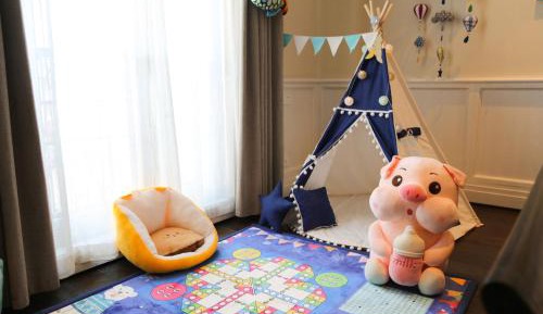 Deluxe Room (2 Adults + 1 Child)